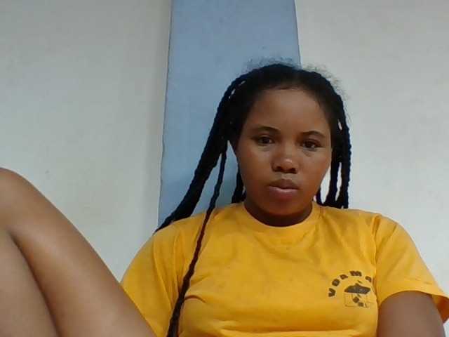 Juliah1a live cam on BongaCams