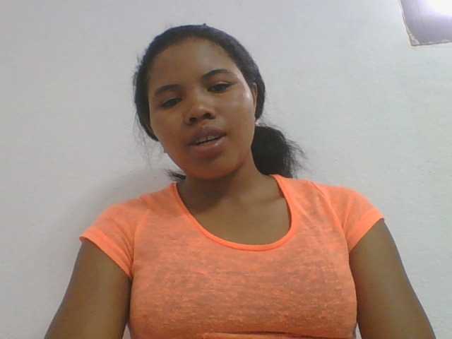 Juliah1a live cam on BongaCams