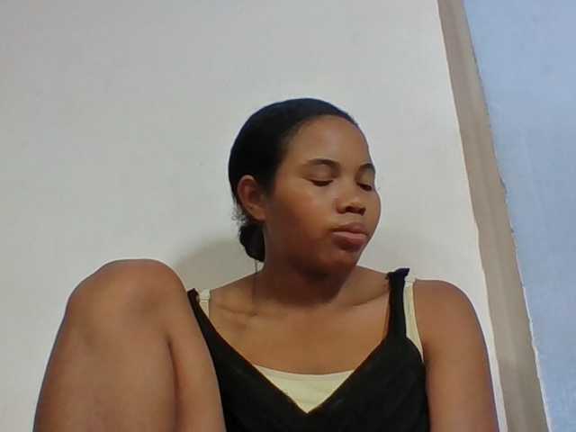 Juliah1a live cam on BongaCams