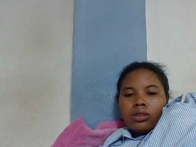 Juliah1a live cam on BongaCams