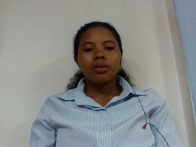 Juliah1a live cam on BongaCams