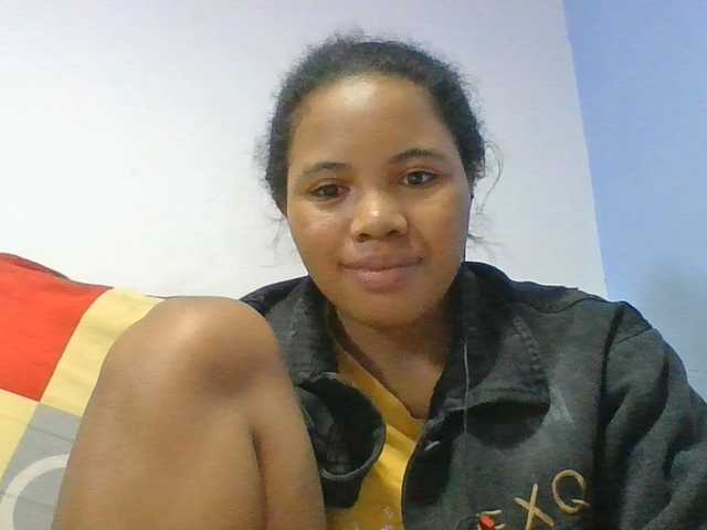 Juliah1a live cam on BongaCams