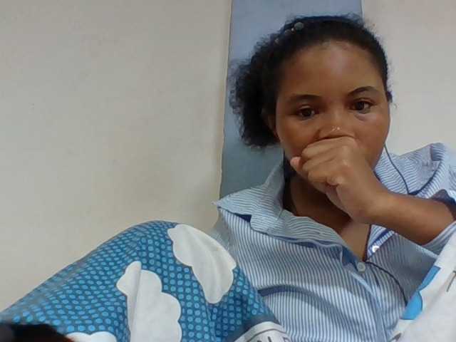 Juliah1a live cam on BongaCams