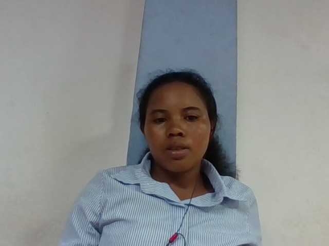 Juliah1a live cam on BongaCams