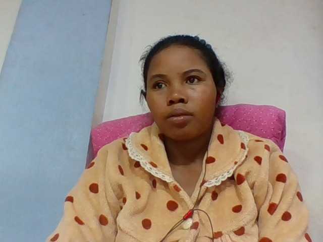 Juliah1a live cam on BongaCams