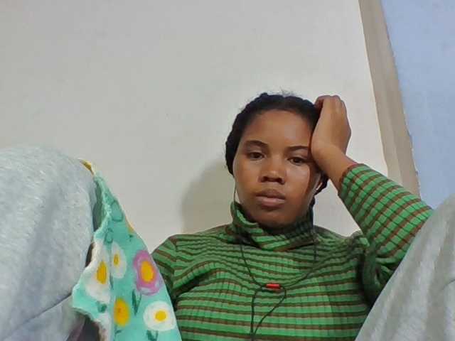 Juliah1a live cam on BongaCams