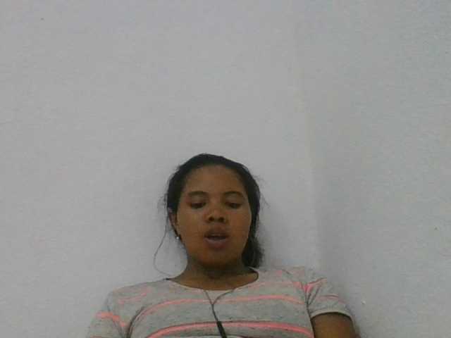 Juliah1a live cam on BongaCams