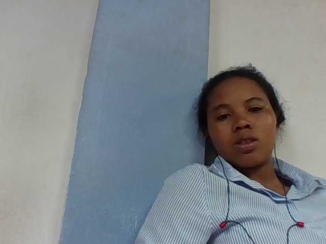 Juliah1a live cam on BongaCams