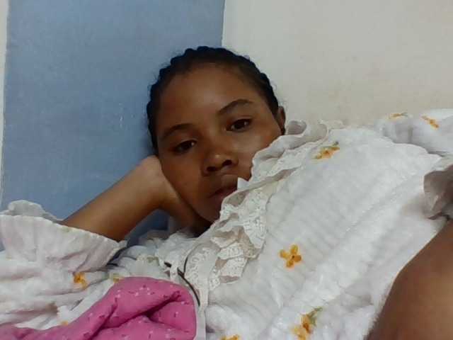 Juliah1a live cam on BongaCams