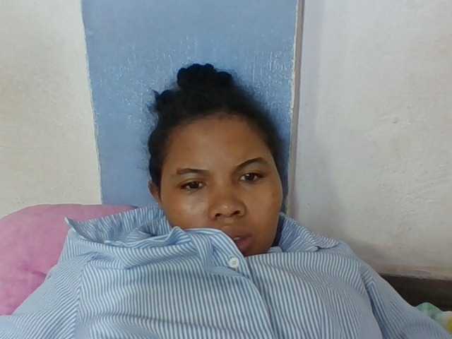 Juliah1a live cam on BongaCams