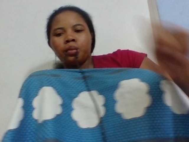 Juliah1a live cam on BongaCams