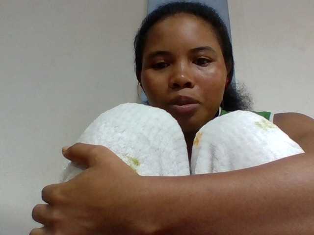 Juliah1a live cam on BongaCams