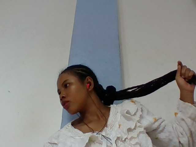 Juliah1a live cam on BongaCams