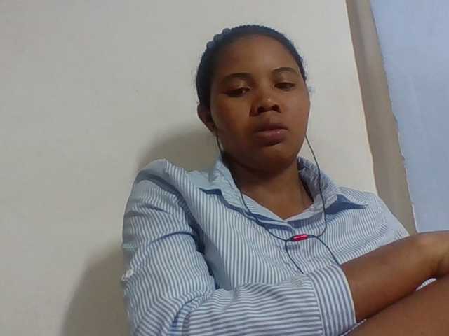 Juliah1a live cam on BongaCams