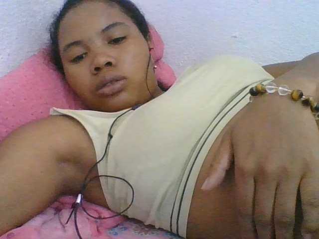 Juliah1a live cam on BongaCams