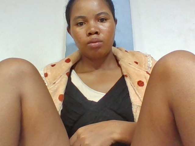 Juliah1a live cam on BongaCams
