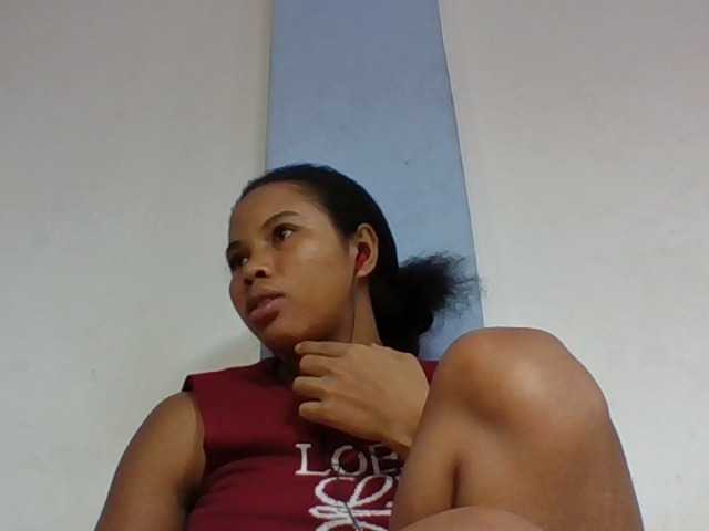 Juliah1a live cam on BongaCams