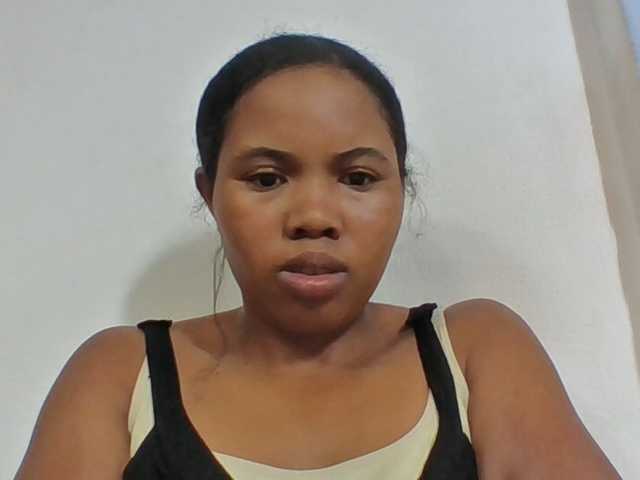 Juliah1a live cam on BongaCams