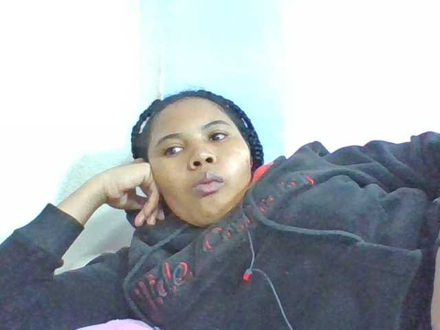 Juliah1a live cam on BongaCams