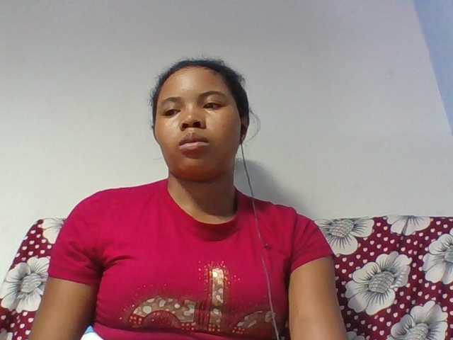 Juliah1a live cam on BongaCams
