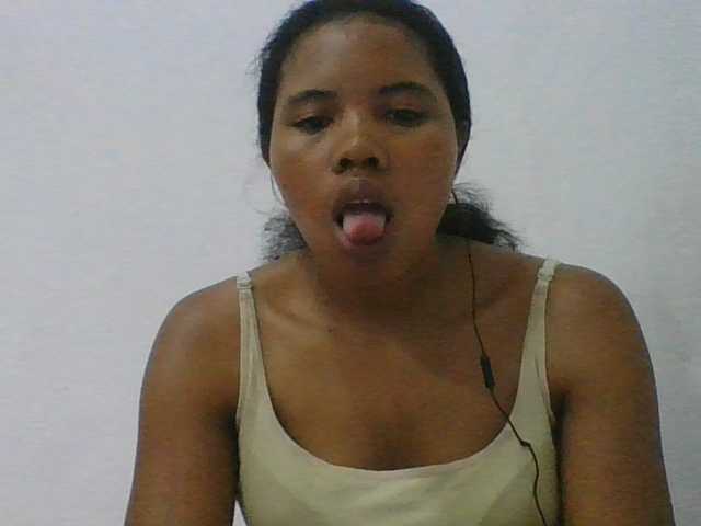 Juliah1a live cam on BongaCams