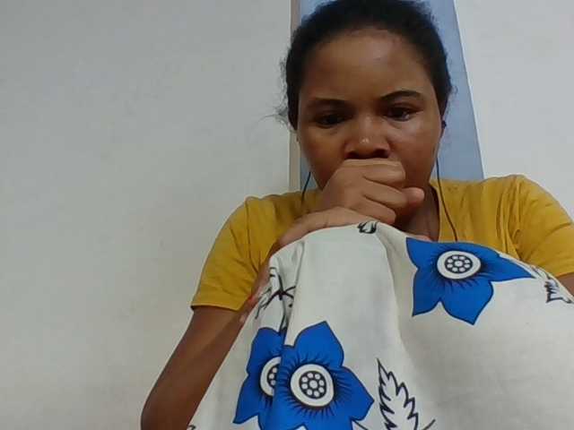 Juliah1a live cam on BongaCams
