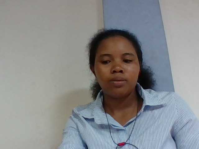 Juliah1a live cam on BongaCams