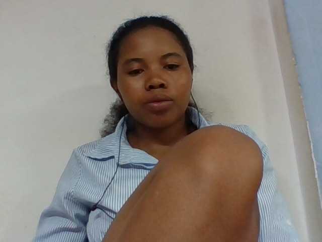 Juliah1a live cam on BongaCams