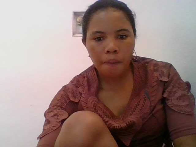 Juliah1a live cam on BongaCams