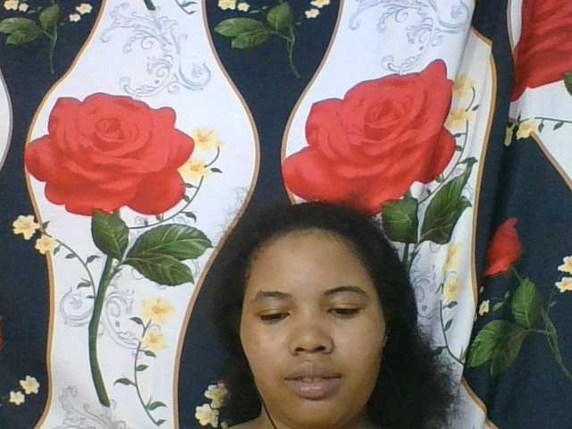Juliah1a live cam on BongaCams
