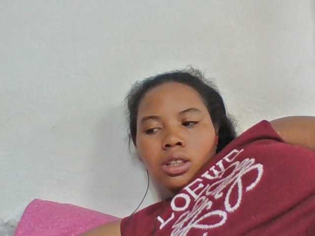 Juliah1a live cam on BongaCams