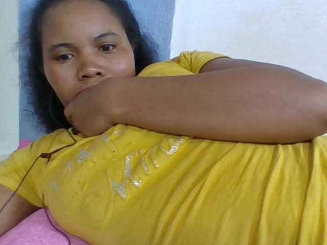 Juliah1a live cam on BongaCams