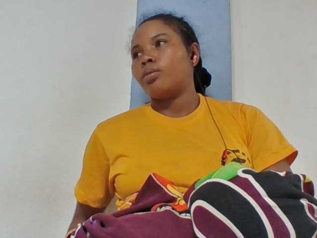 Juliah1a live cam on BongaCams