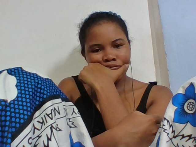 Juliah1a live cam on BongaCams