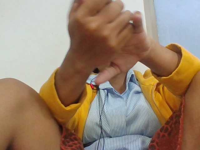 Juliah1a live cam on BongaCams