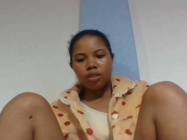 Juliah1a live cam on BongaCams