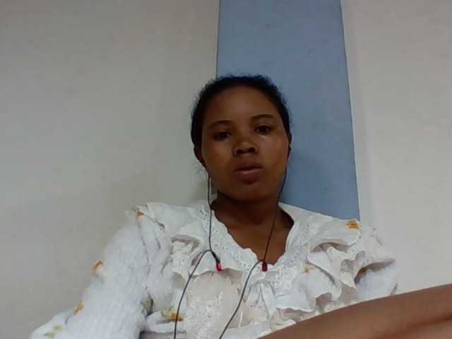 Juliah1a live cam on BongaCams