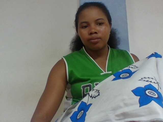 Juliah1a live cam on BongaCams
