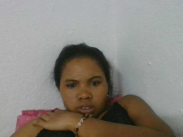 Juliah1a live cam on BongaCams