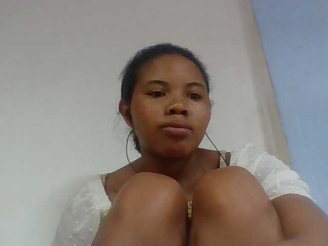 Juliah1a live cam on BongaCams