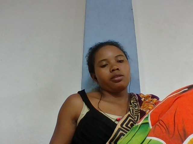 Juliah1a live cam on BongaCams