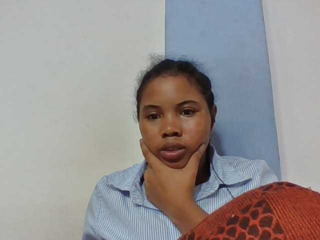 Juliah1a live cam on BongaCams