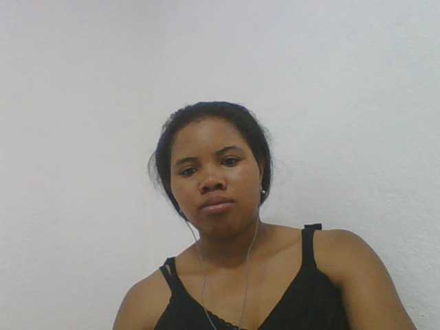 Juliah1a live cam on BongaCams