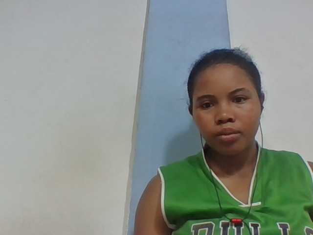 Juliah1a live cam on BongaCams