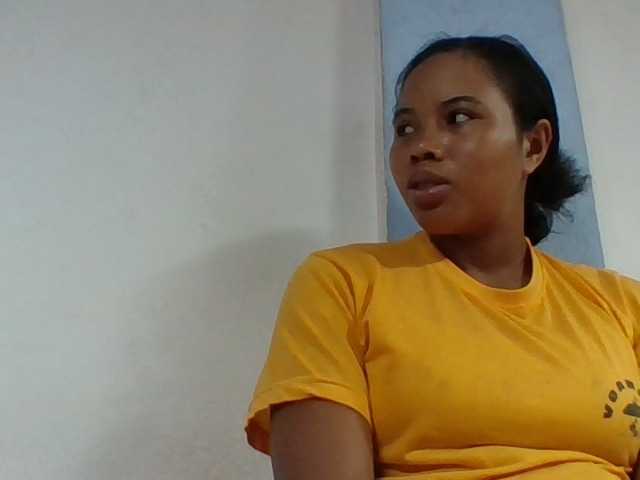 Juliah1a live cam on BongaCams