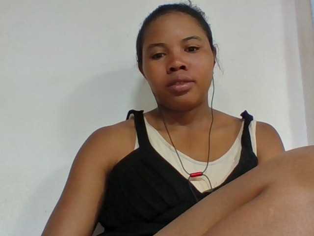 Juliah1a live cam on BongaCams