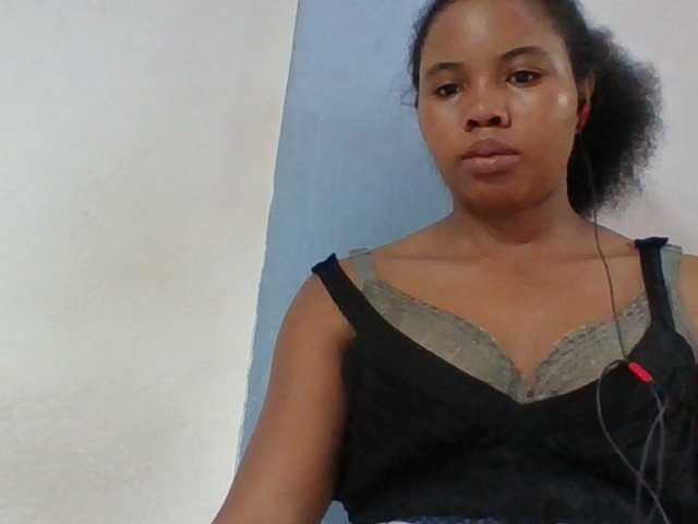 Juliah1a live cam on BongaCams