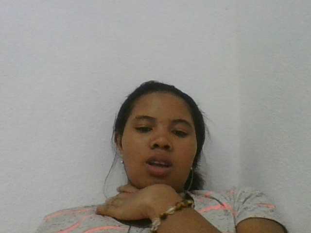 Juliah1a live cam on BongaCams