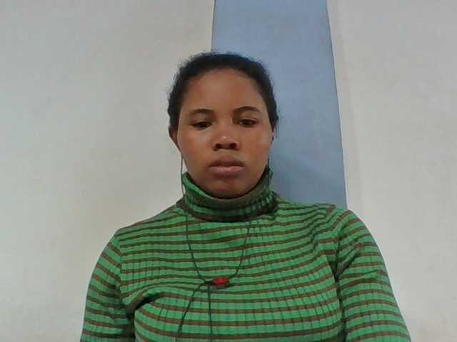 Juliah1a live cam on BongaCams