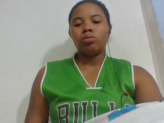 Juliah1a live cam on BongaCams